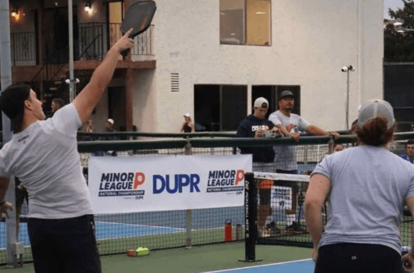cinco tecnicas avanzadas para defender smashes por encima en pickleball