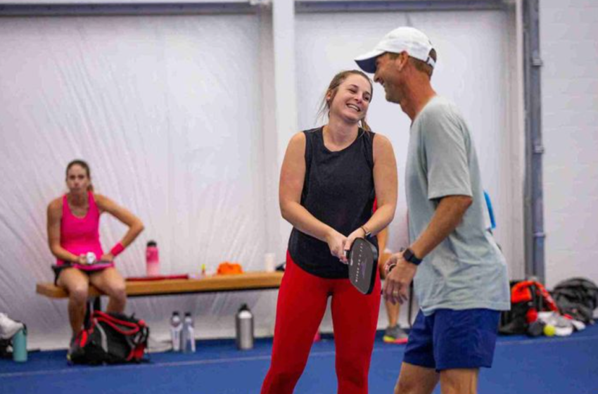  Cómo ganar en pickleball contra rivales más jóvenes y rápidos