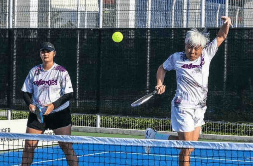  Cómo mejorar el control en tus golpes de pickleball con el agarre y el ángulo de la pala