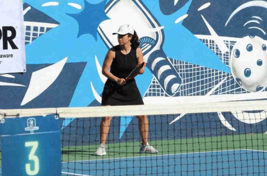 mejorar juego pies fuera pista pickleball