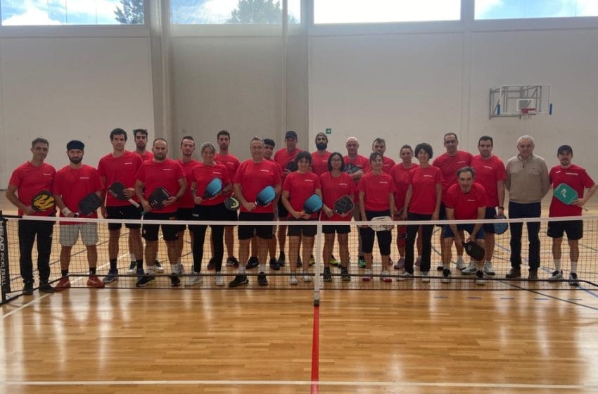 Pleno de alumnos en el nuevo Curso de Pickleball de la RFET impartido en Getxo con la Federación Vasca